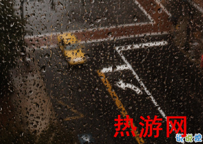 下雨天心情说说简单有意境 今天是下雨天心情是想你1