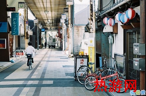 写给傻傻的自己的心情说说 深夜里感到孤独思考人生的心情说说1